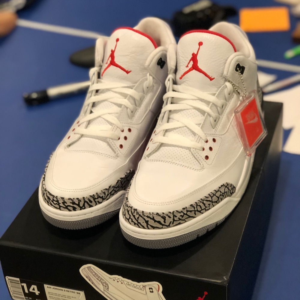 ❗️SOLD❗️Size 14 '88 white cement retro 3